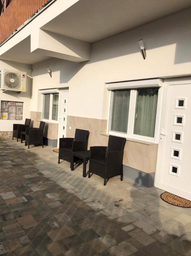 Jácint Panzió *** Hajduszoboszlo Exterior foto